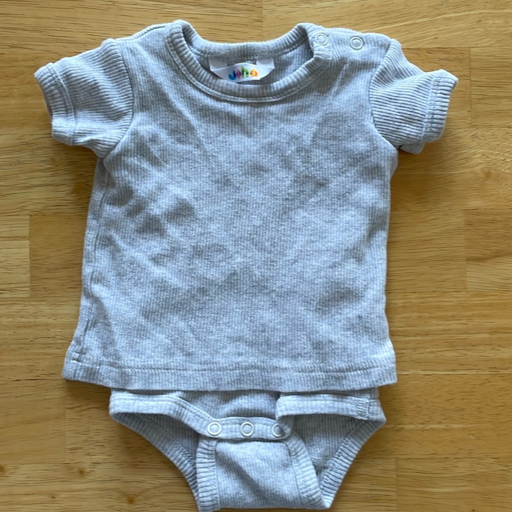 Joha bodysuit, 0-3 months, EUC